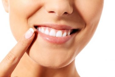 9 astuces pour prendre naturellement et efficacement soin de sa dentition