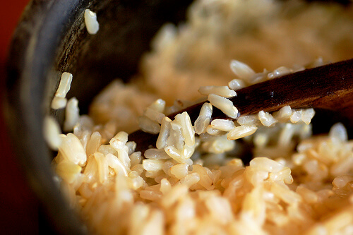 consommer du riz lorsque l'on a un corps en forme de triangle inversé