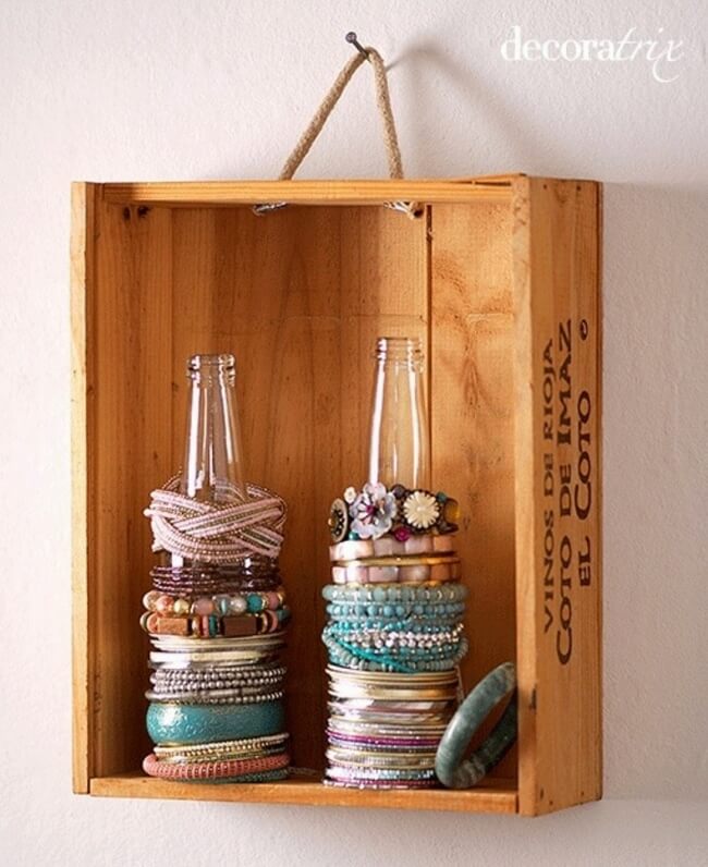 ranger vos bracelets sur des bouteilles pour ranger votre maison