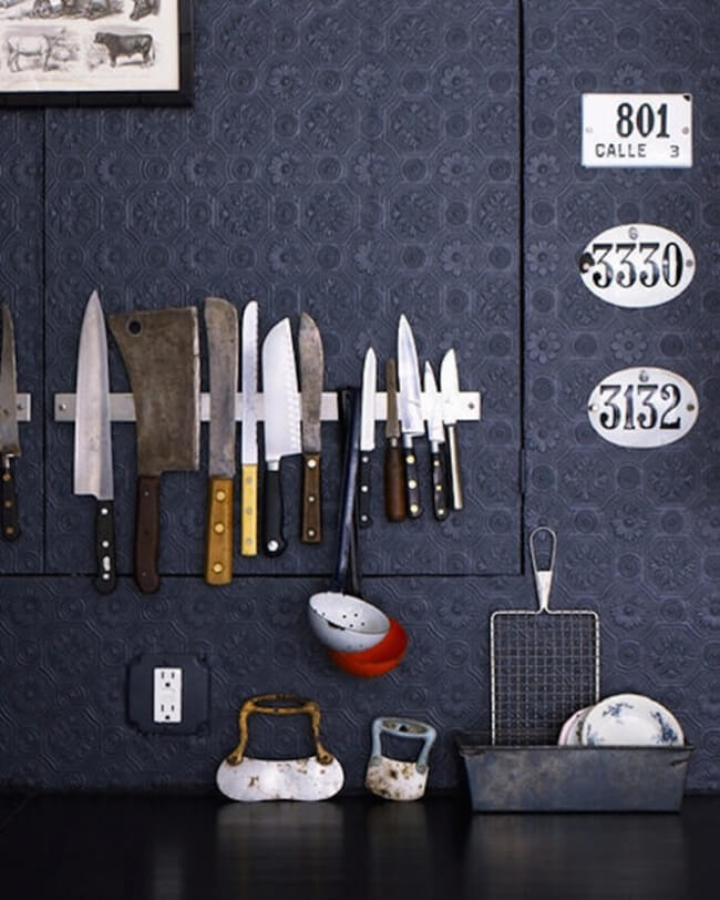 installer une bande magnétique dans votre cuisine pour ranger votre maison