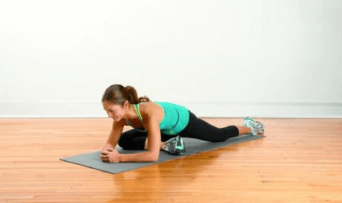 l'oiseau sur l'avant est l'un des 5 exercices d'étirements pour calmer les douleurs dans les jambes