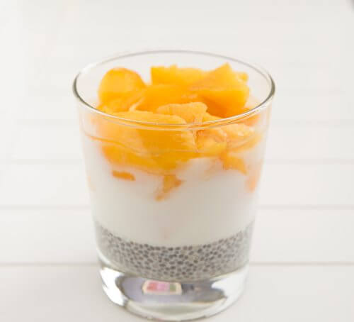 recette à la mangue et aux graines de chia pour le petit-déjeuner