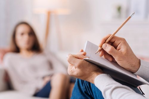 femme en consultation chez un psychologue