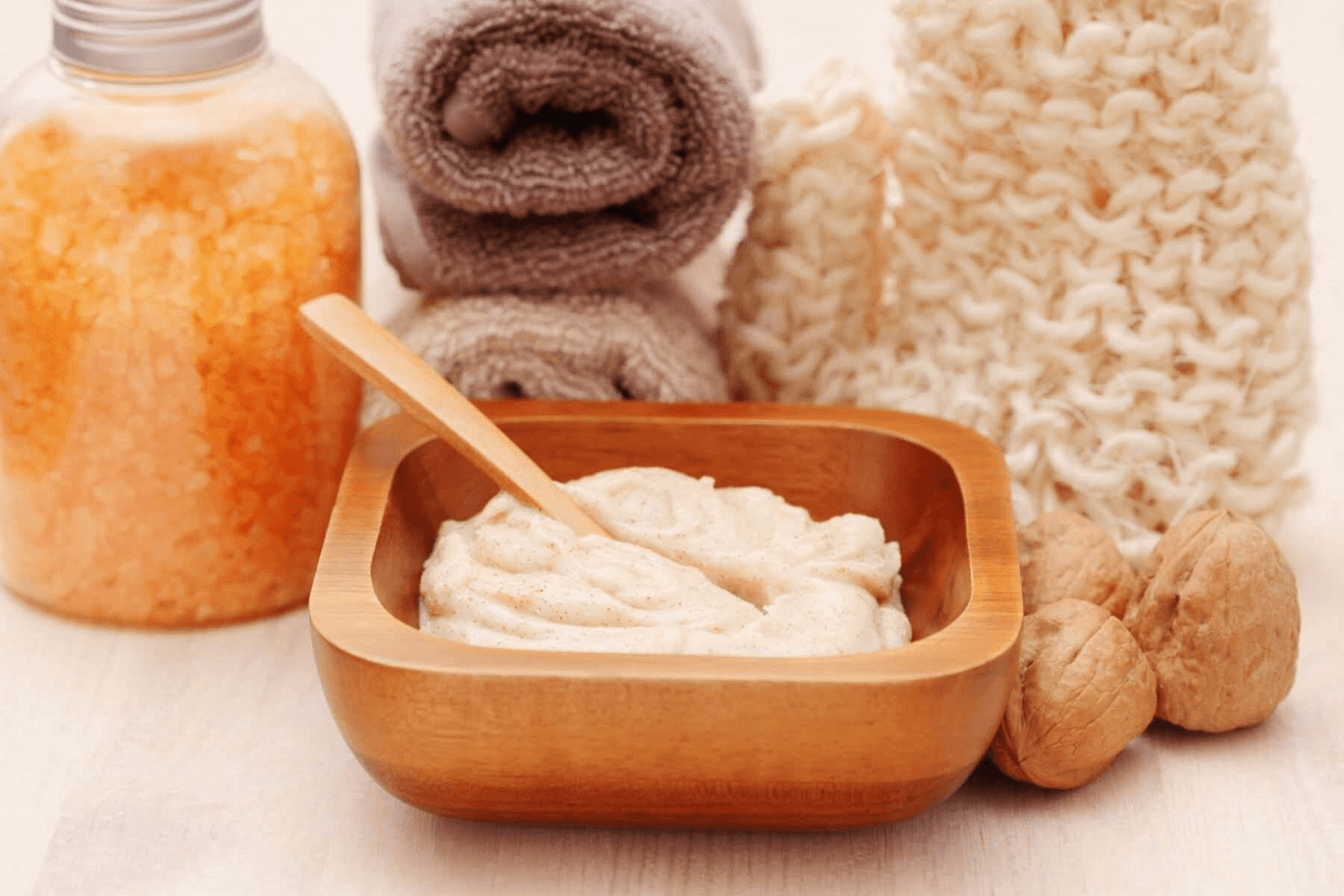 5 soins que vous devez apporter à votre peau pendant la ménopause désintoxiquez votre peau