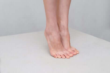 La cannelle aide à combattre le pied d'athlète.