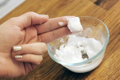 Exfoliant au bicarbonate et au lait