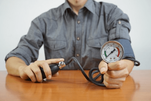 hypertension artérielle et plus d'eau dans le corps