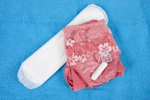 Des protections menstruelles.