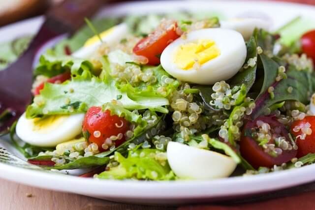 Salade saine de laitue.