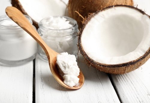 L’huile de noix de coco pour la santé de vos cils.