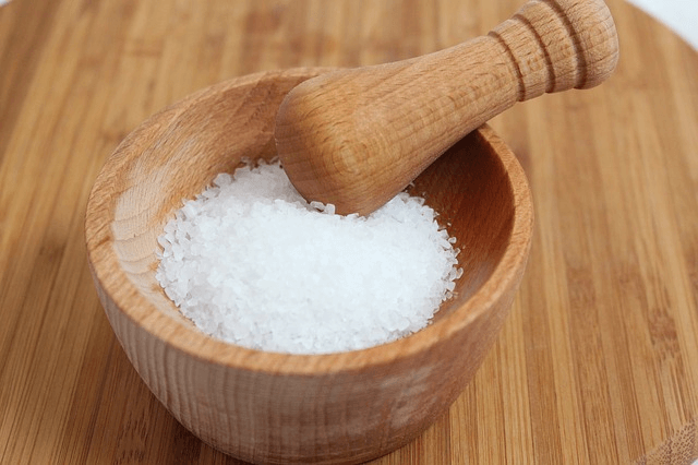 aliments les plus chargés en toxines : contrôlez le sel