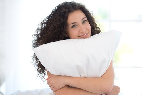 Changez d’oreiller pour réduire les douleurs de cou