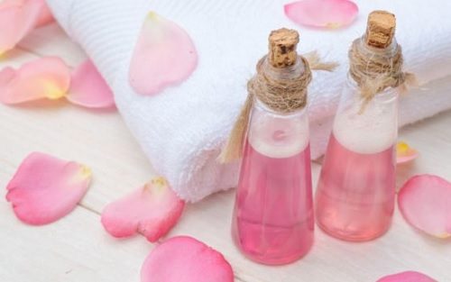 eau de rose pour traiter les infections oculaires
