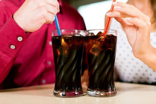 évitez les boissons gazeuses si vous avec mal à l'estomac