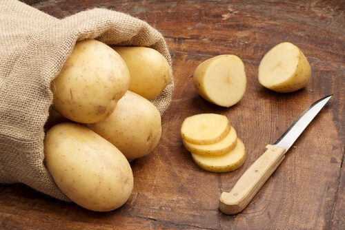La pomme de terre crue