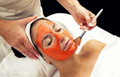 utilisez la tomate comme un masque exfoliant