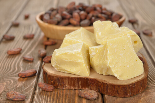 beurre de cacao et huile de germe de blé contre les vergetures