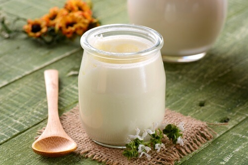 Le yaourt naturel pour la zone intime.