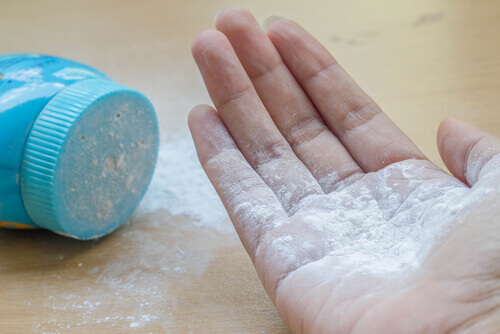Pourquoi le talc est-il sur la sellette