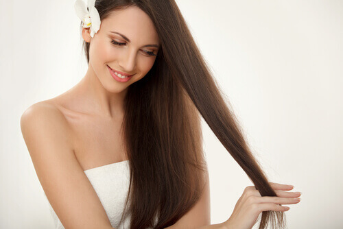 Prend soin des cheveux et des ongles