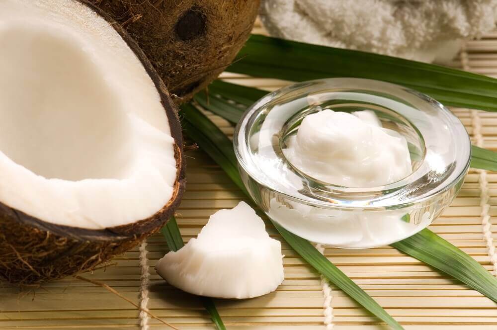 Bicarbonate de soude et huile de coco pour les taches