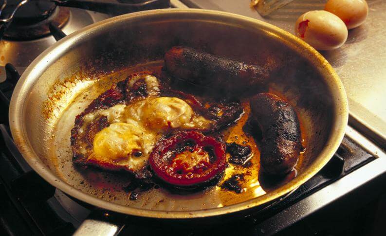 Casserole de cuisine brûlée.