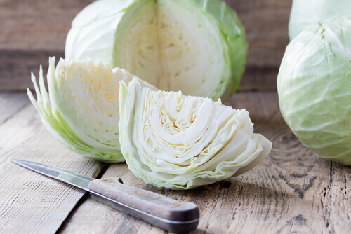 tissu texturé comme exfoliant : feuilles de chou