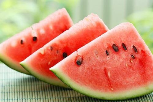 La pastèque aide à hydrater notre corps.