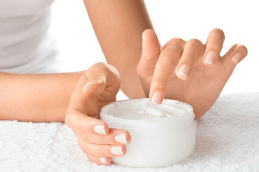 Vous n'hydratez pas vos ongles