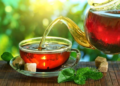 remèdes aux herbes pour stimuler le système lymphatique : infusion de trèfle rouge