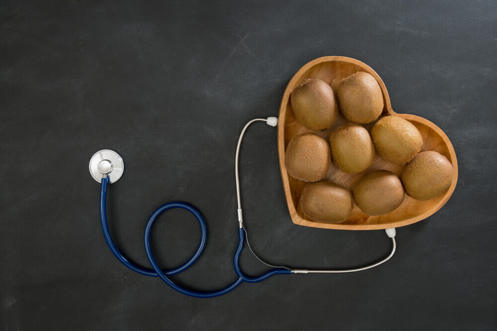 Le kiwi réduit les affections cardiaques.