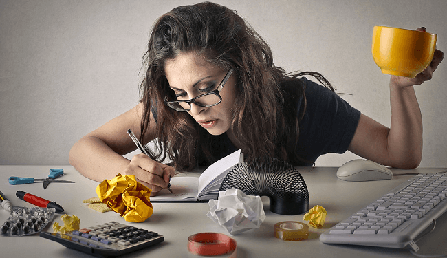 Vouloir avoir le contrôle sur tout fait partie des habitudes anxiogènes.