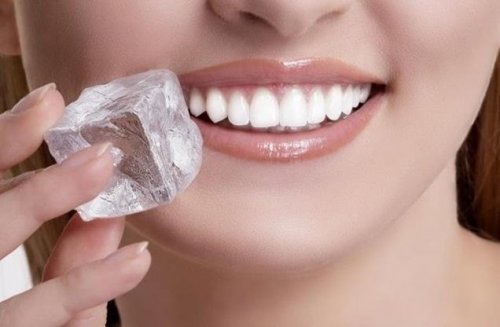 la glace pour traiter les aphtes