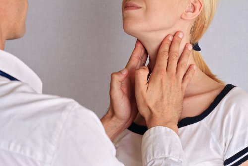 massage de la thyroïde pour réduire l hypothyroïdie