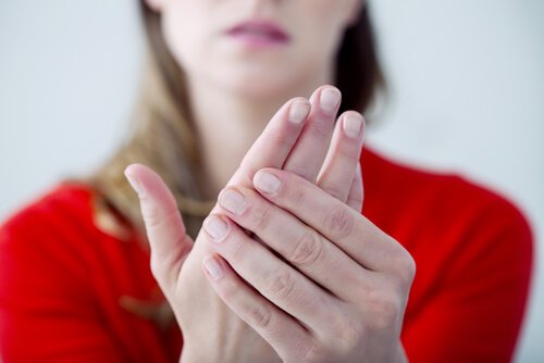 problèmes de santé signalés par l'aspect des mains : mains toujours froides