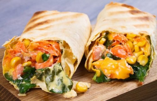 Burritos de maïs doux et de légumes.