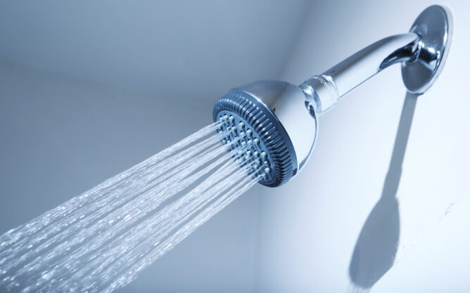 La douche froide est beaucoup plus efficace que la douche chaude.