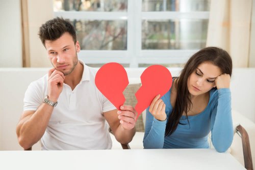 La fin d'un mariage entre deux personnes qui tiennent un coeur brisé