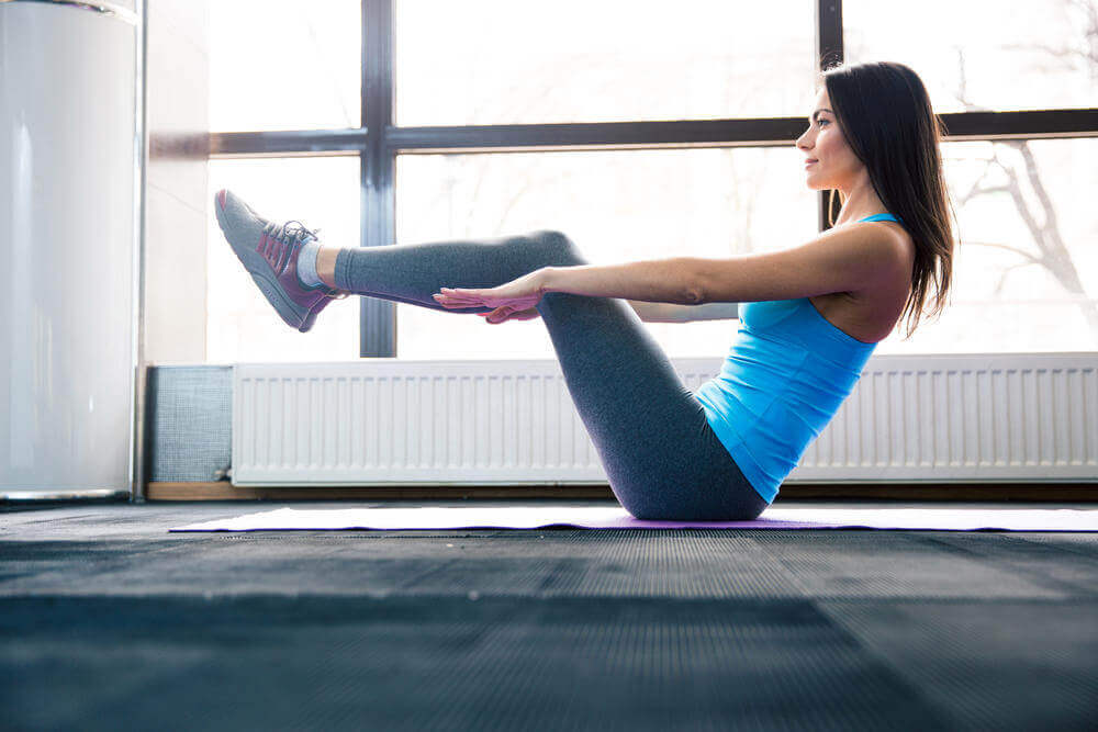 travailler la zone abdominale avec 6 exercices de base : abdos en v