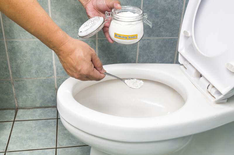 Bicarbonate de soude pour enlever le tartre.