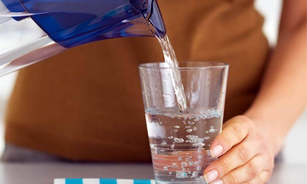 Boire beaucoup d'eau contre la grippe.