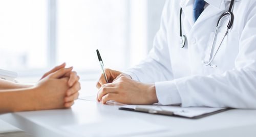 Consulter un professionnel de la santé pour lutter contre la cellulite.