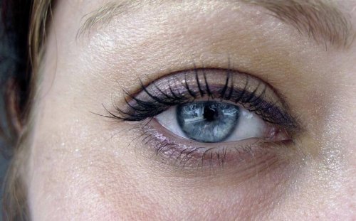 symptômes des poches sous les yeux