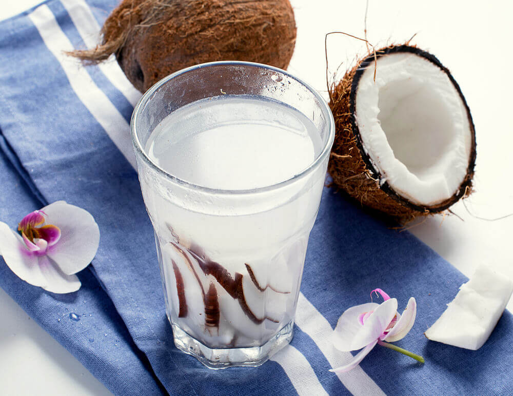 l' eau de coco pour reminéraliser le corps