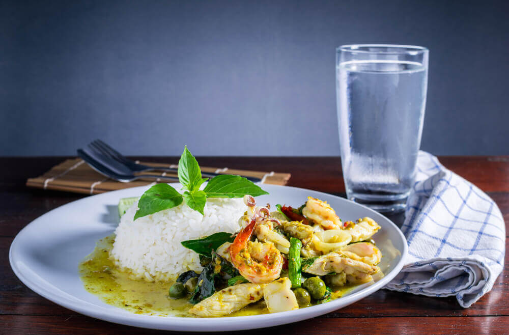 bonnes combinaisons d'aliments : ne pas boire d'eau pendant le repas