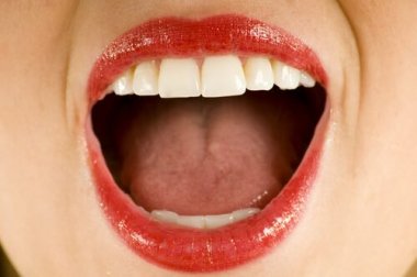 À quoi est dû un goût de métal dans la bouche ?
