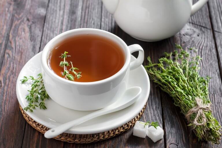 infusion au thym pour soulager la toux