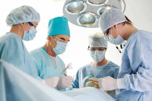 les interventions chirurgicales peuvent influencer la ménopause prématurée