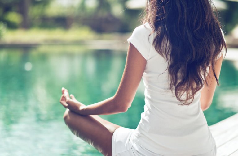3 postures de yoga pour prendre soin de son petit bassin