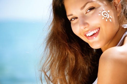 protection solaire quotidienne pour obtenir un visage parfait
